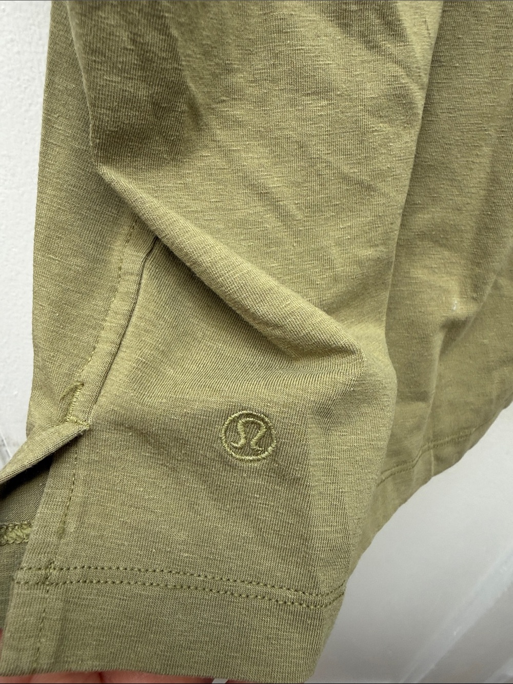 Lululemon crop tee - Picture 4 of 4